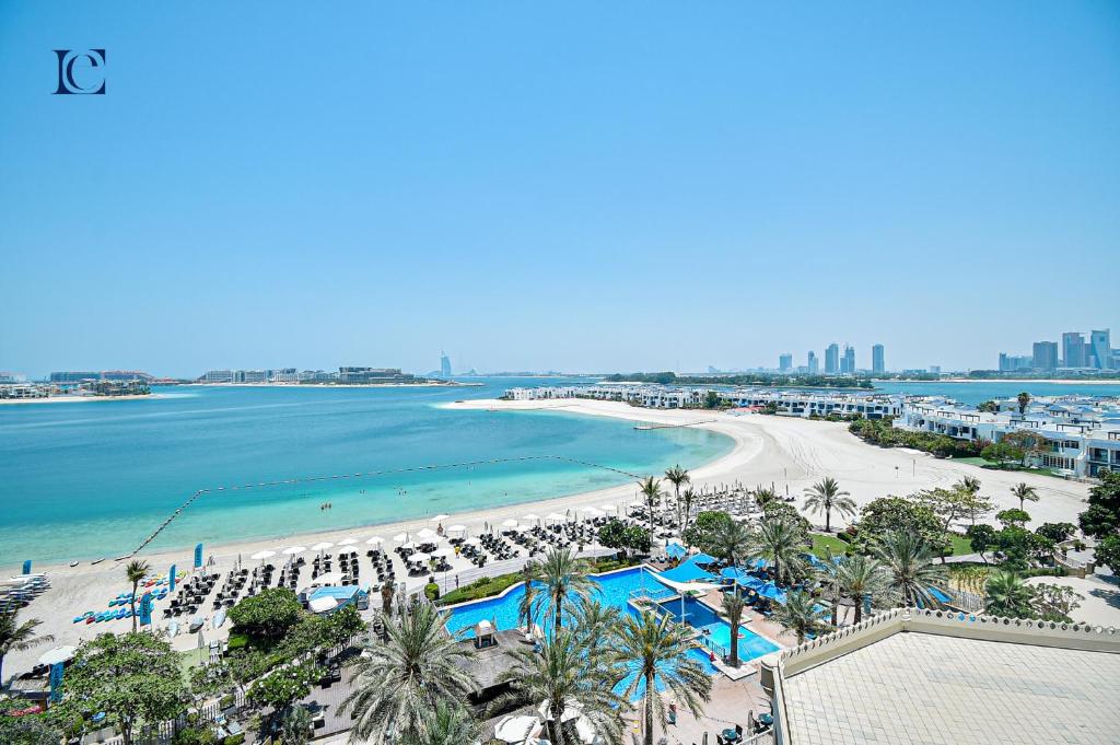 Luxury Escapes – Palm Jumeirah’s Spectacular Ocean-View Apartment – NABAT