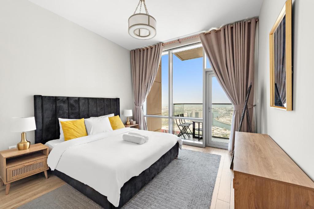 Al Qanat Dubai – Spacious 1BHK on Business Bay with Dubai Canal View, Close to Dubai Mall and Burj Khalifa
