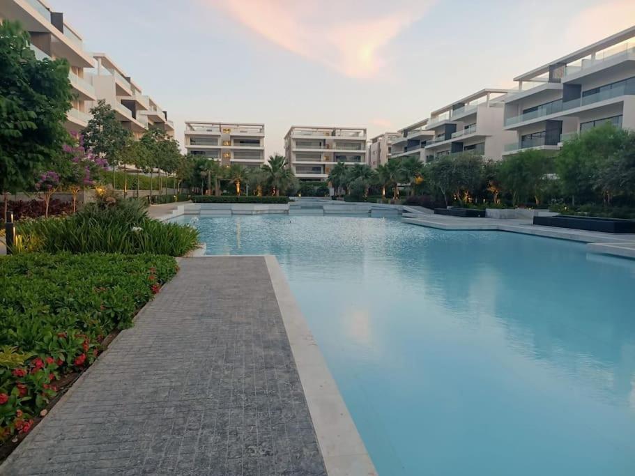2 Bedroom+Garden, Lakes near AUC