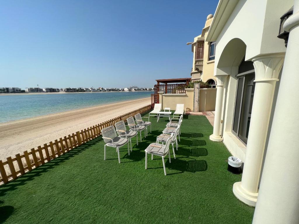 Palm jumeirah Party villa’s private beach