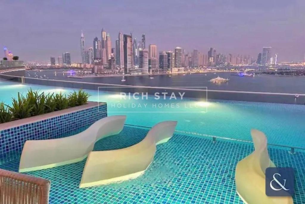 Beach View 1BR in Seven Palm, Palm Jumeirah