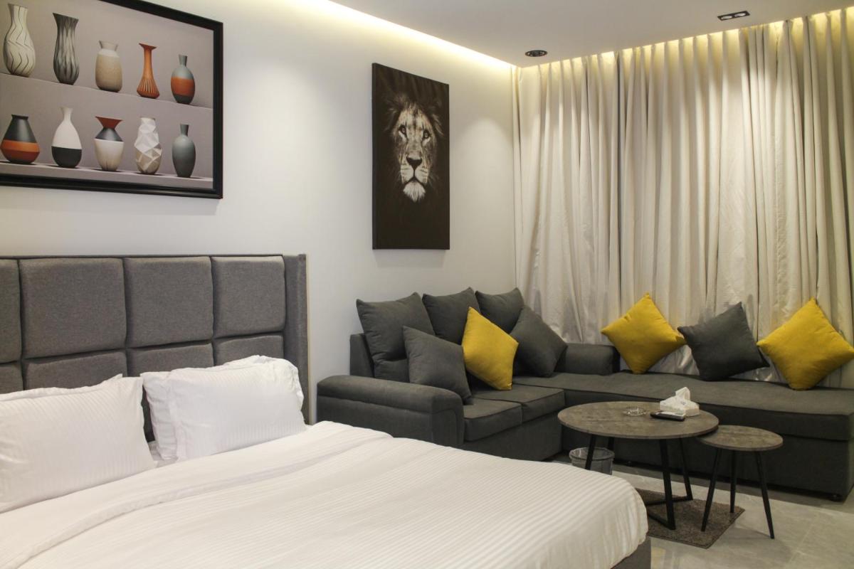 A Luxurious and modern studio with side seating
