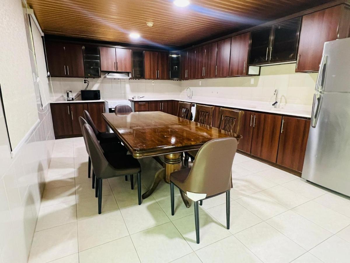 AL HUWAILAT DELUXE APPARTMENT