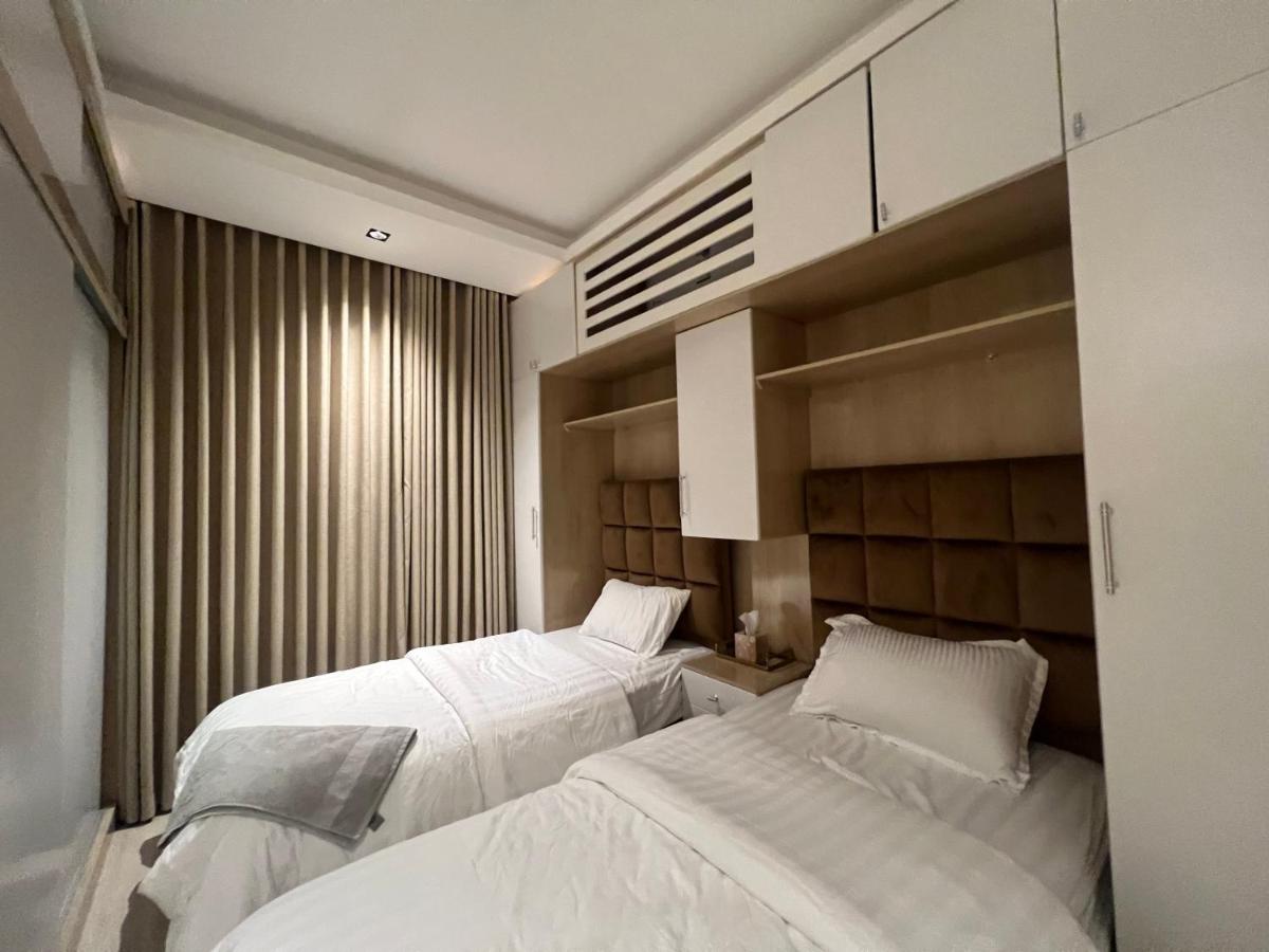 Hotel-Alternative 3BR Apartment Near The Blvd