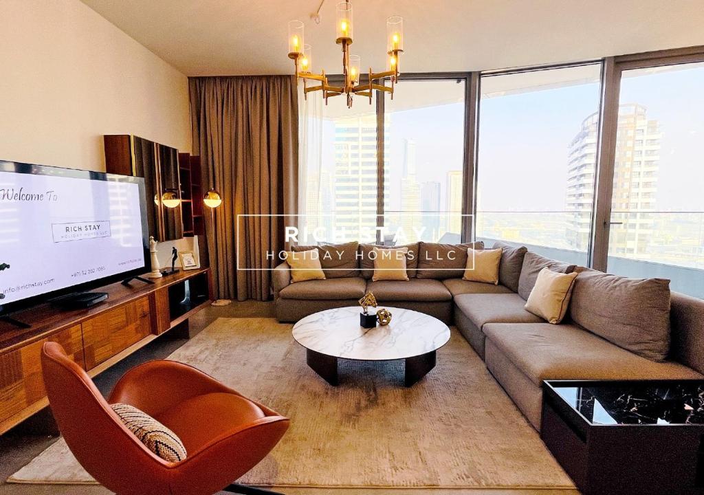 Amazing 2BR in Stella Maris, City View, Marina