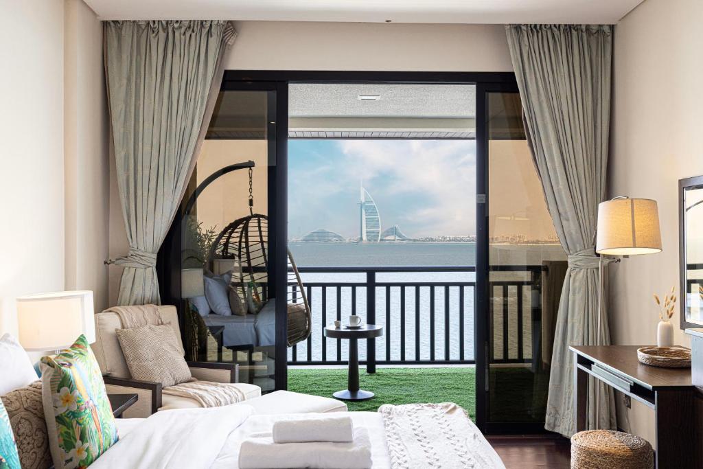 Luxury Apartments in Anantara Resort with Stunning Burj AlArab & Sea Views