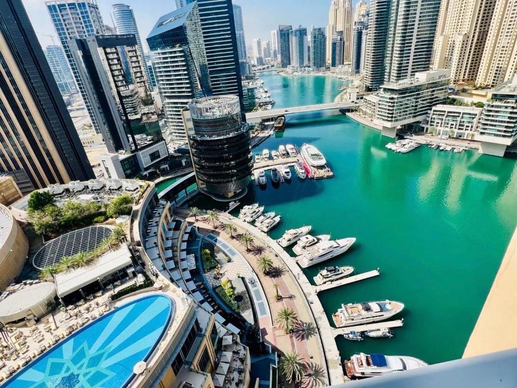 Address Marina Mall Suites - Full Marina Views, Balcony, Kitchen & Parking