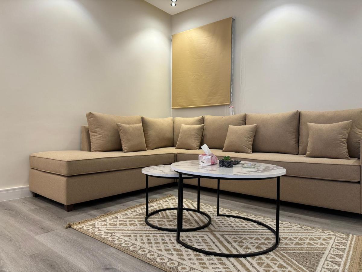 EWA Express Apartment