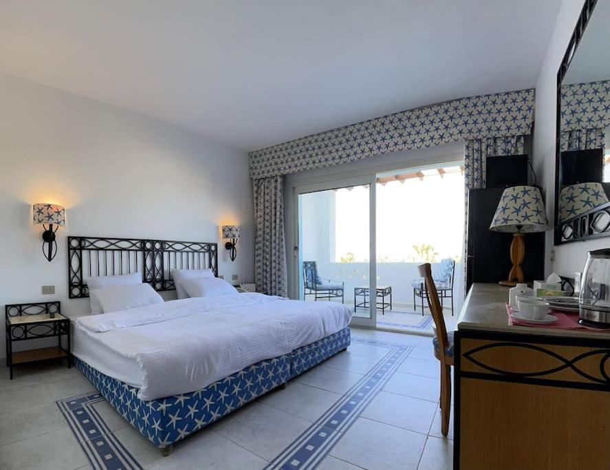 Azure Retreat – Private Luxury Sea View Apartment