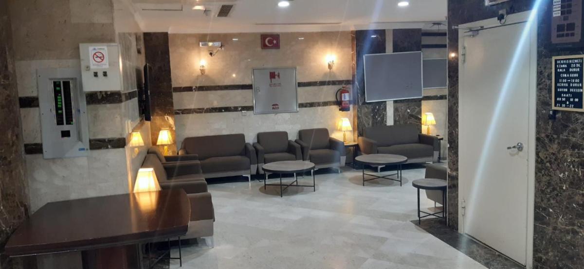 فندق البيضاء - مقابل مسجد بن لادن
