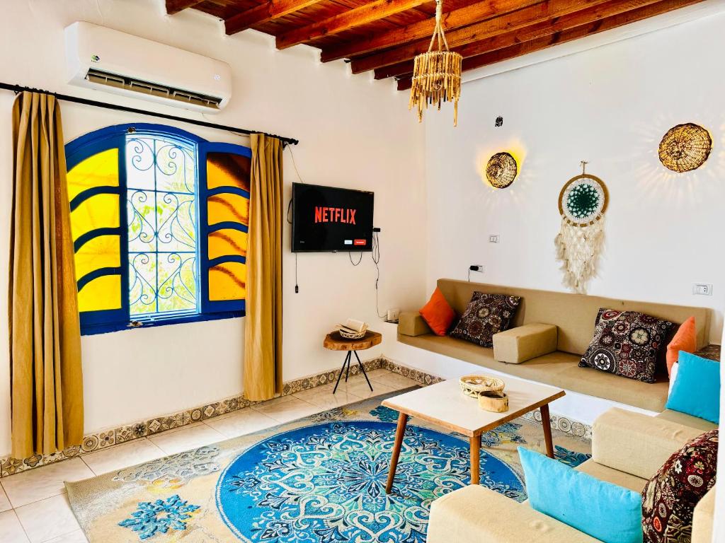Blue Villa in Lighthouse