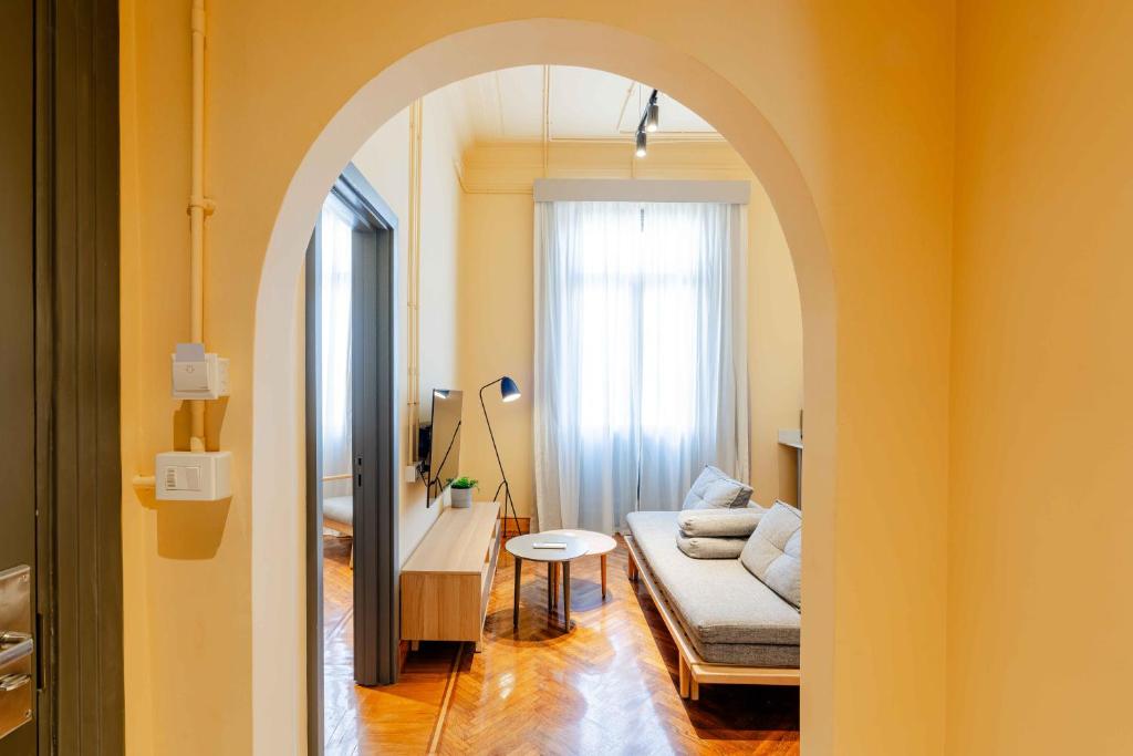 Grey l studio apartments Downtown Alexandria Menasce House