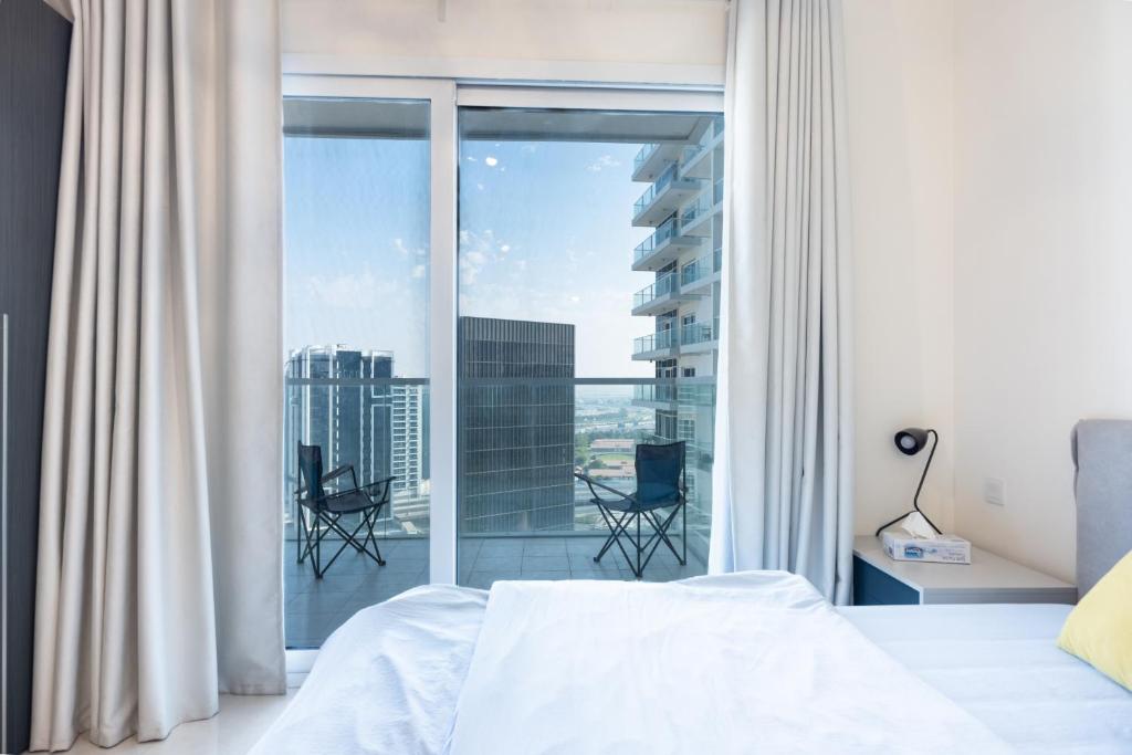 Central Spacious Living At AG Tower Business BAy