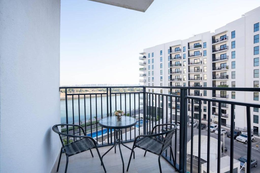Romantic Studio In Yas Canal View