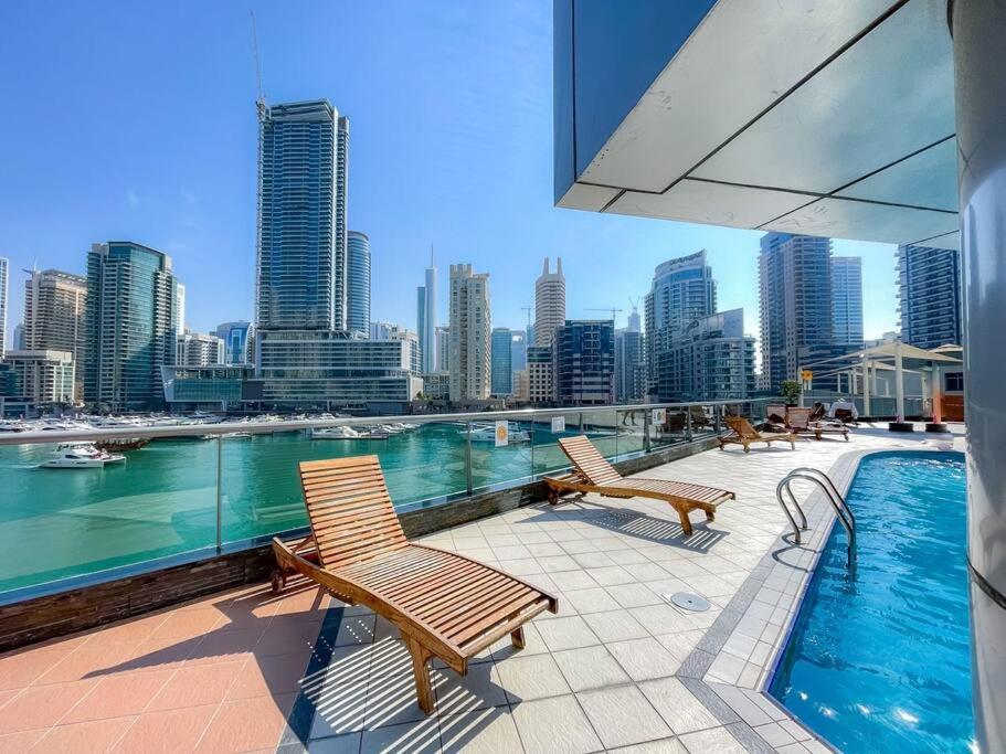 Enjoy Dubais Cool Season Modern 1BR wt Sea Views