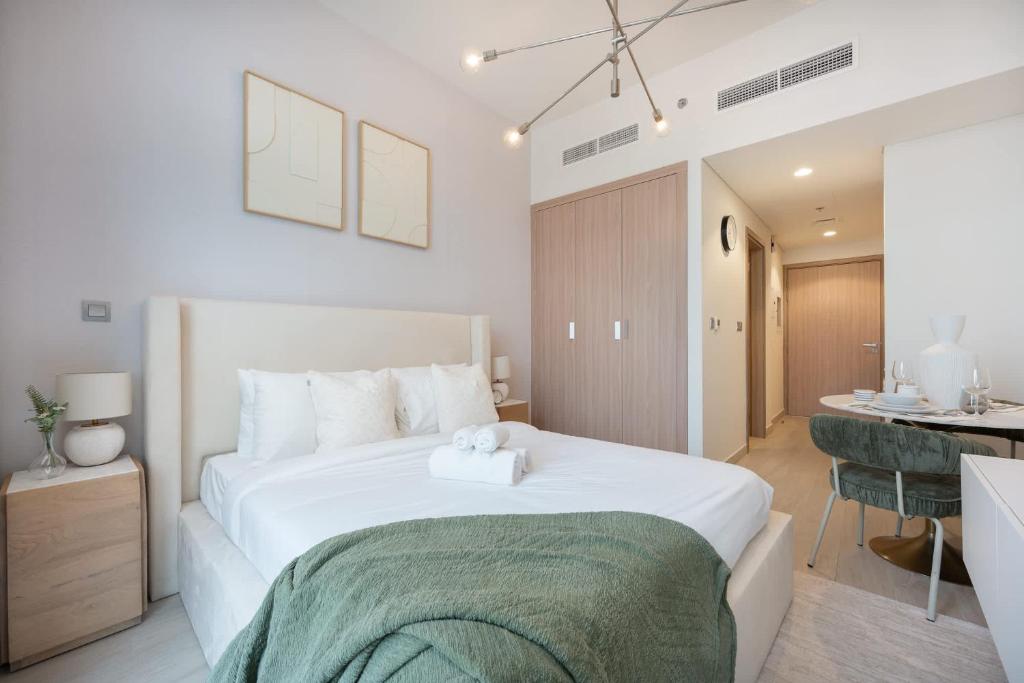 Charming Studio Apartment Perfect for 2 in Meydan