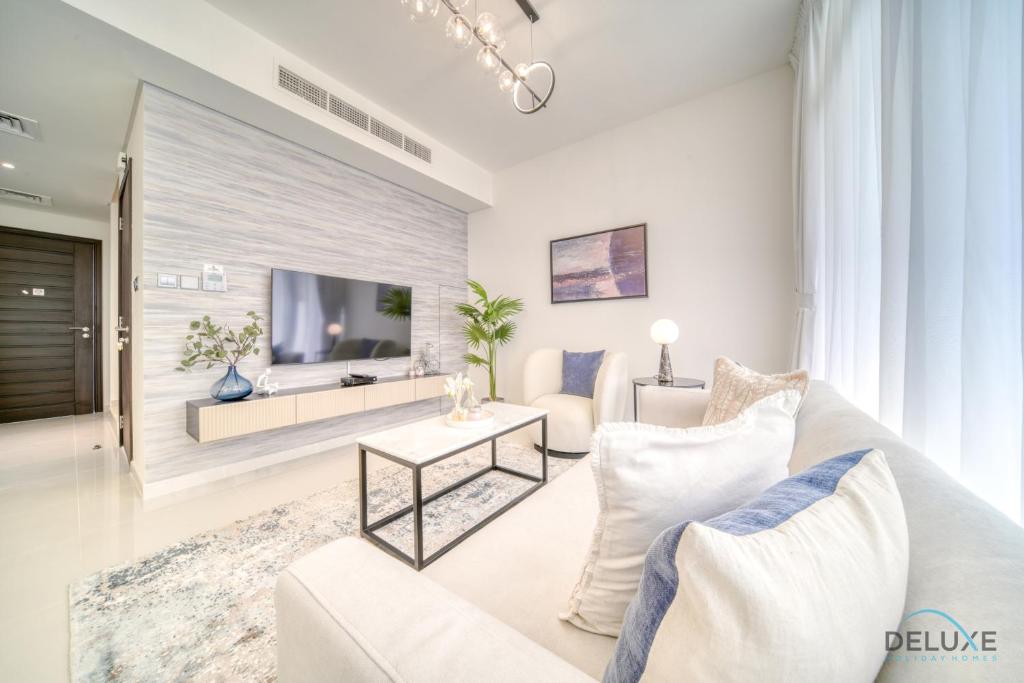 Cheerful 3BR Townhouse at DAMAC Hills 2, Dubailand by Deluxe Holiday Homes