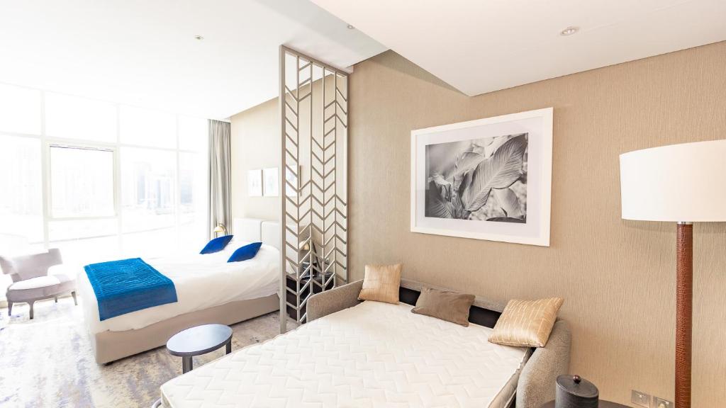 Conveniently Located Apartment With Waterfront View
