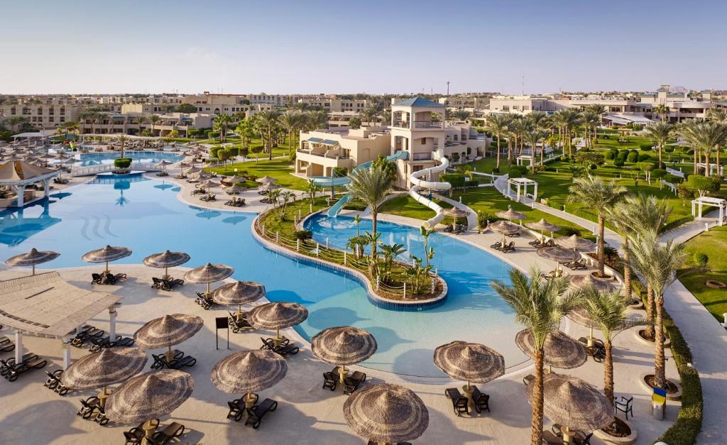 Coral Sea Holiday Resort and Aqua Park