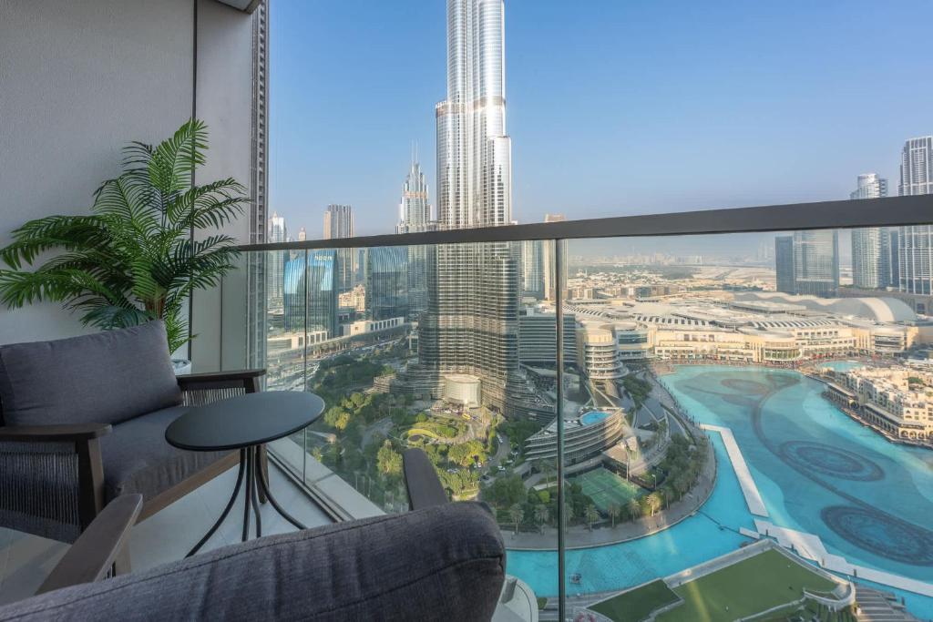 Cozy 2-Bedroom Apartment in Downtown with Burj Khalifa Views