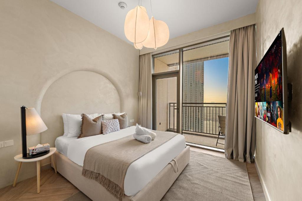 Cozy 4BR with Panoramic Dubai Creek Views