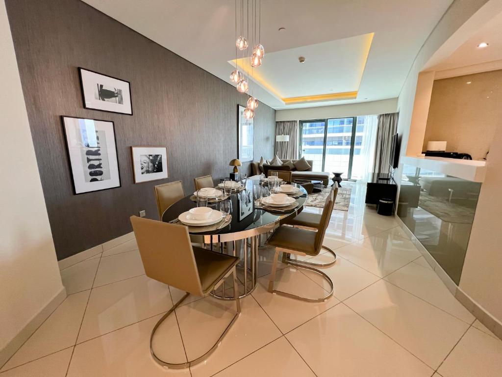 Luton Vacation Homes – Damac Paramount Amazing 3BR, Business Bay, Dubai – 26AB05