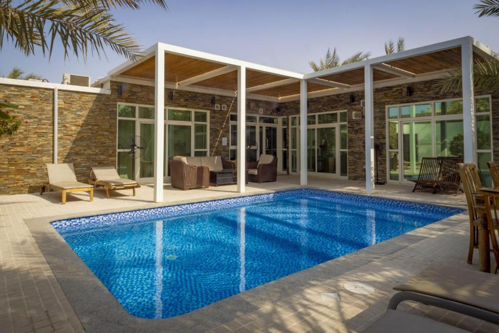 Dar 66 Pool Chalets with Jacuzzi