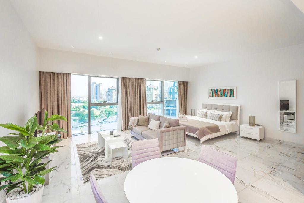 Modern Large Studio Central Park DIFC