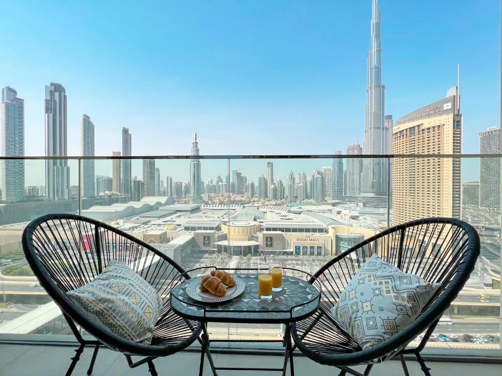 Stylish 2 Bedroom Dior-Inspired Apartment Connected to Dubai Mall