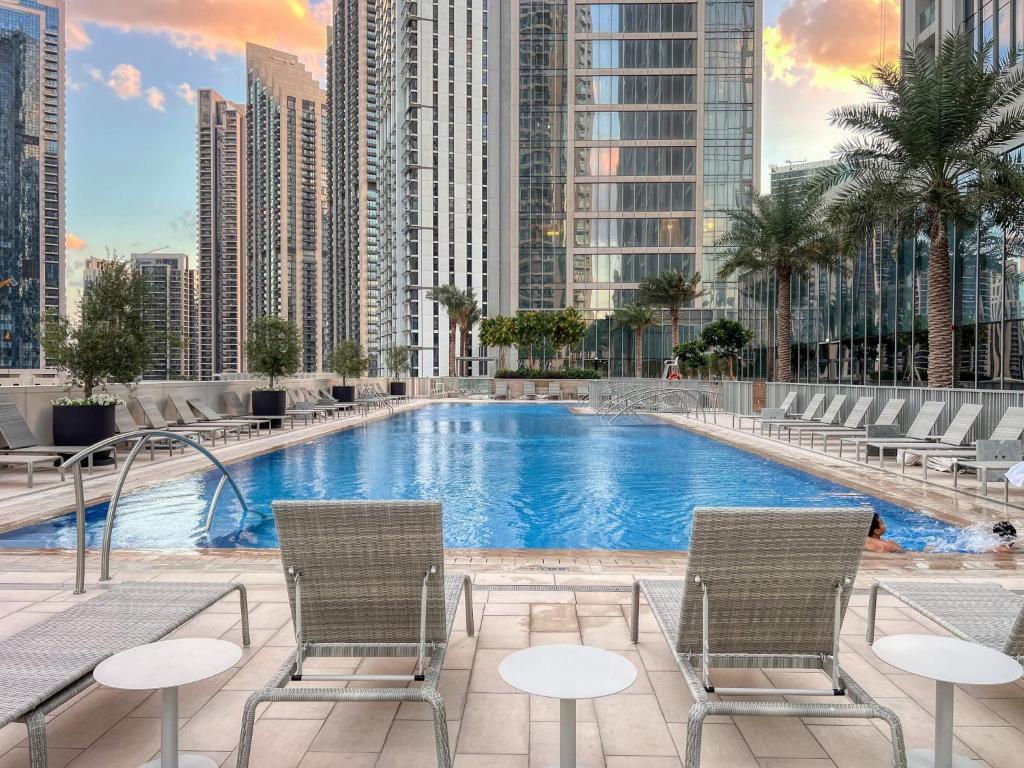 Dream Inn – Forte Downtown 2BR with City Skyline View