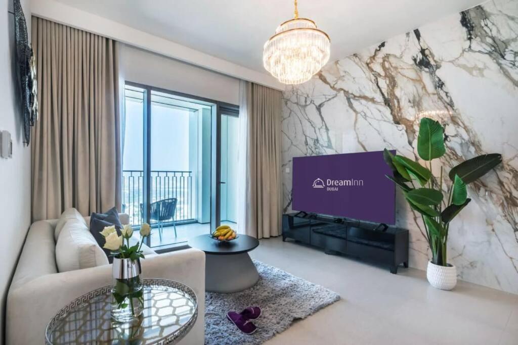 Dream Inn – Modern 1BR Downtown Views