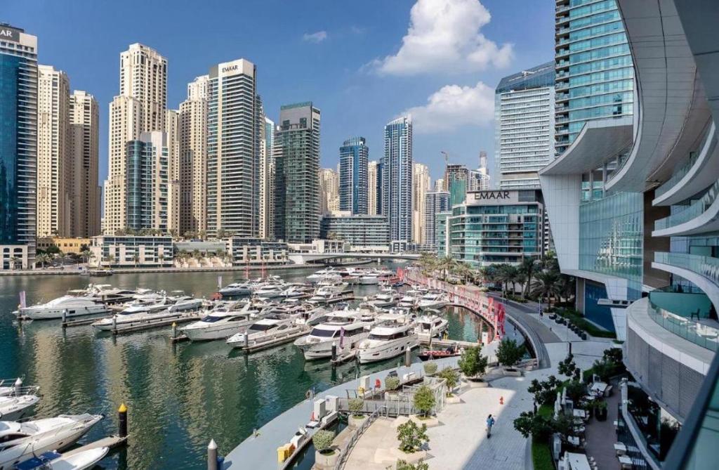 Dubai Marina larivera