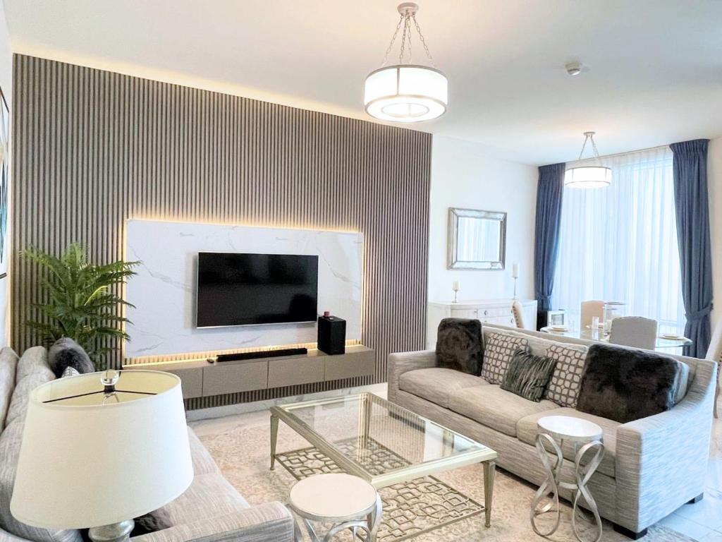 Elegant & Spacious 2-BR in Al Habtoor City – Noora