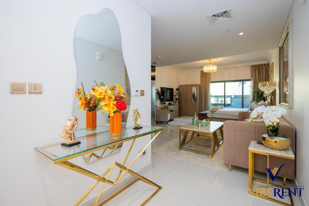 Elegant Studio Getaway, Central Business Bay, Dubai
