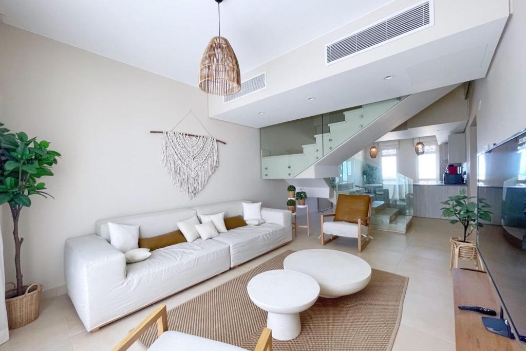 Embellished 2BDR Penthouse Mangroovy Free Pool & Beach