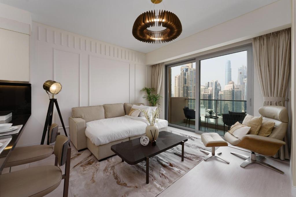 Exquisite Marina Living apartment by Suiteable