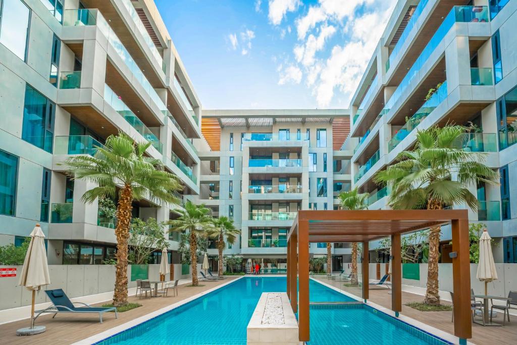 FAM Living City Walk - Opposite City Walk Mall - 2A