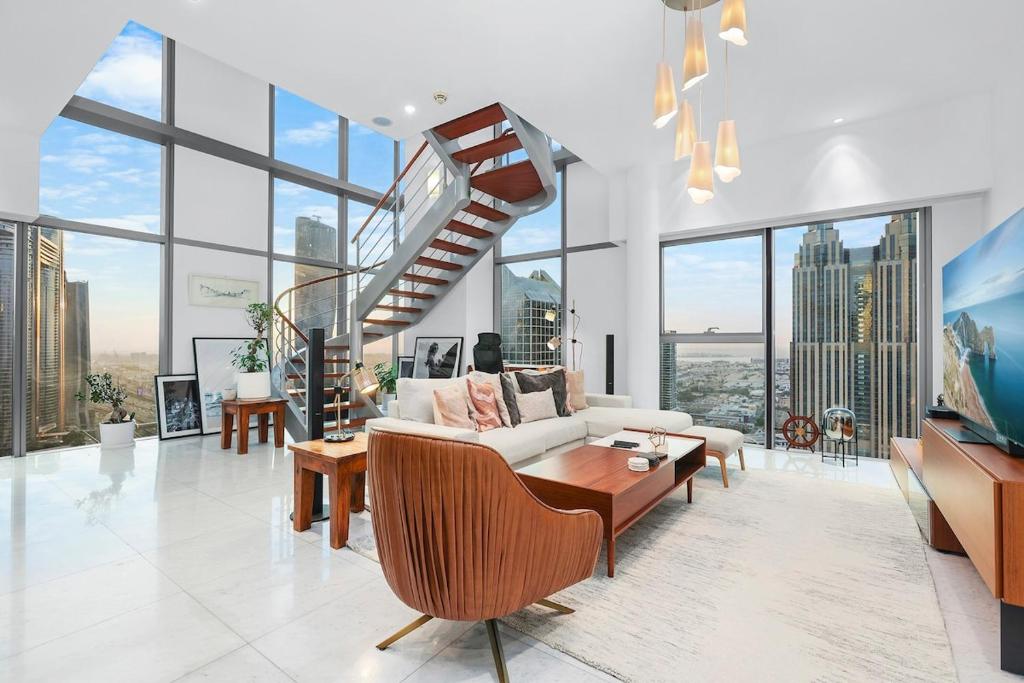 FIRST CLASS 2BR Stylish High-End Duplex