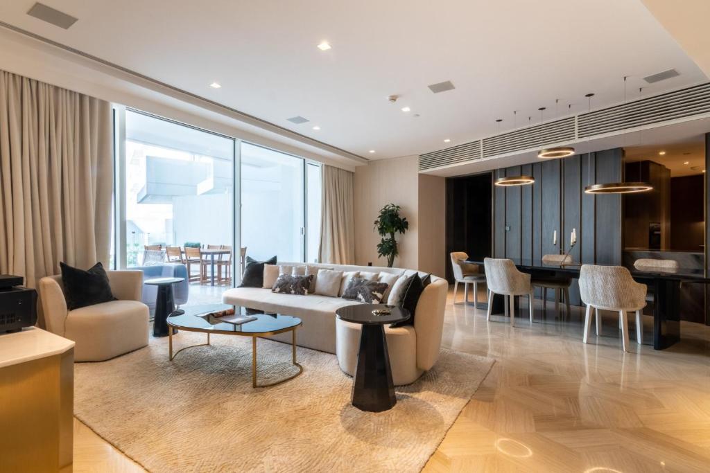 South Residence FIVE Palm – Luxurious Three Bedroom