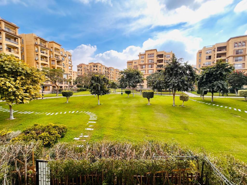 Luxury Inn 3BR Amazing Garden view in Madinaty B1