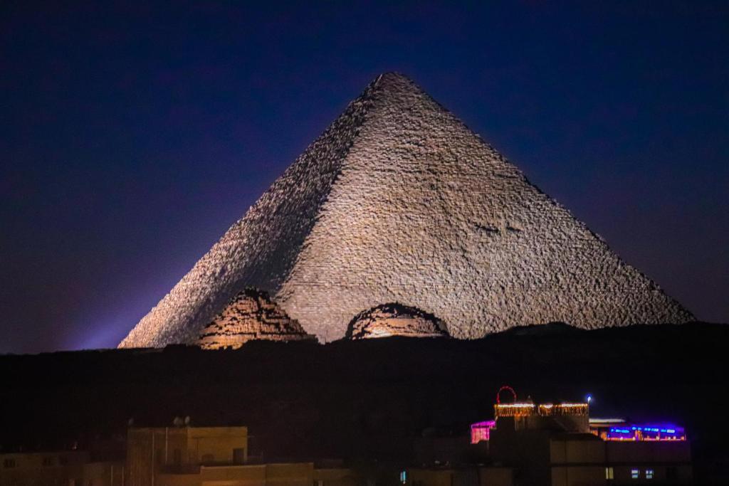 Golden Pyramids Inn
