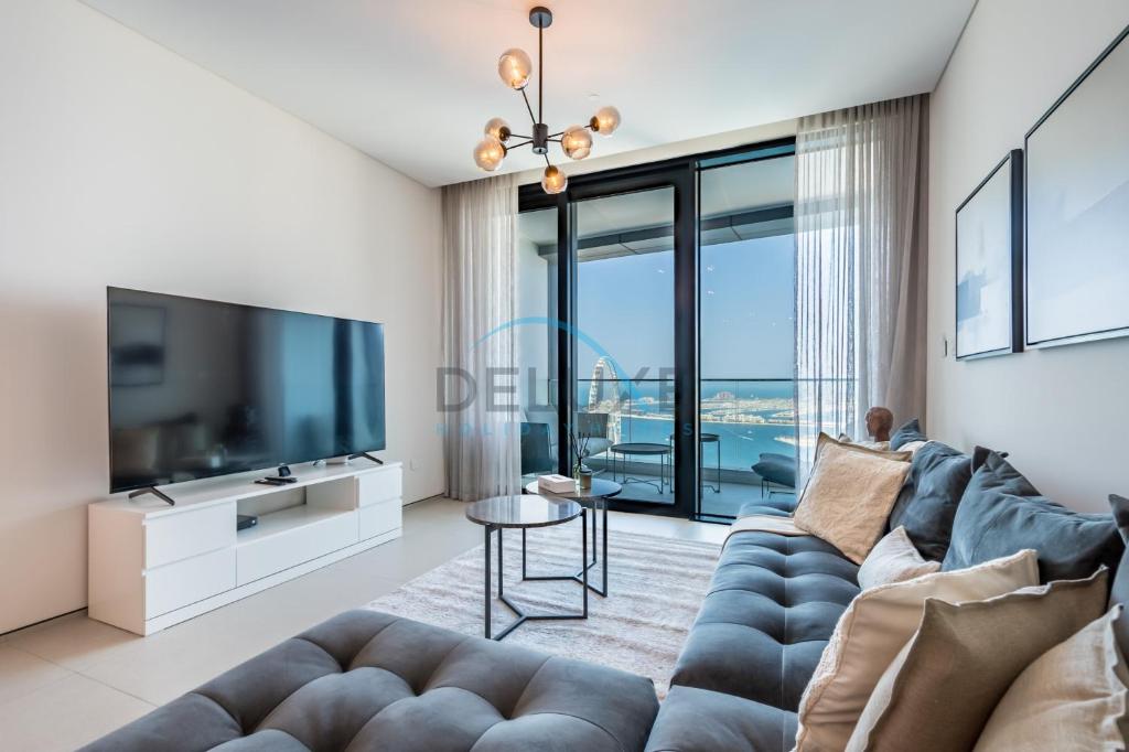 Grand 3BR Aparment at The Address Residences in JBR by Deluxe Holiday Homes