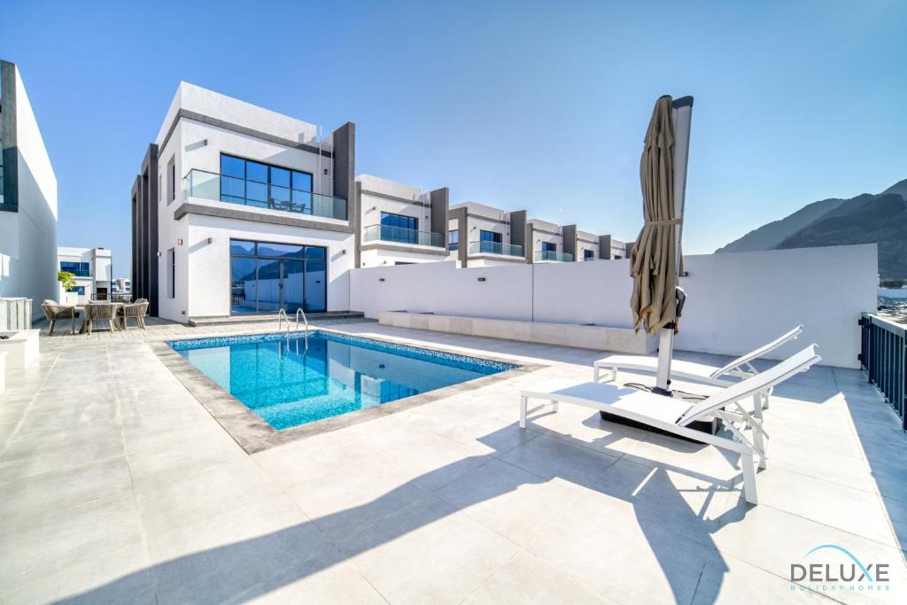 Best Offer! Upscale 4BR Villa with Pool & Maid’s Room by Deluxe Holiday Homes