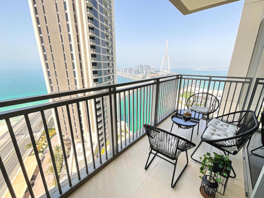HiGuests - Waterfront Luxe Apt with Bluewaters Island Views