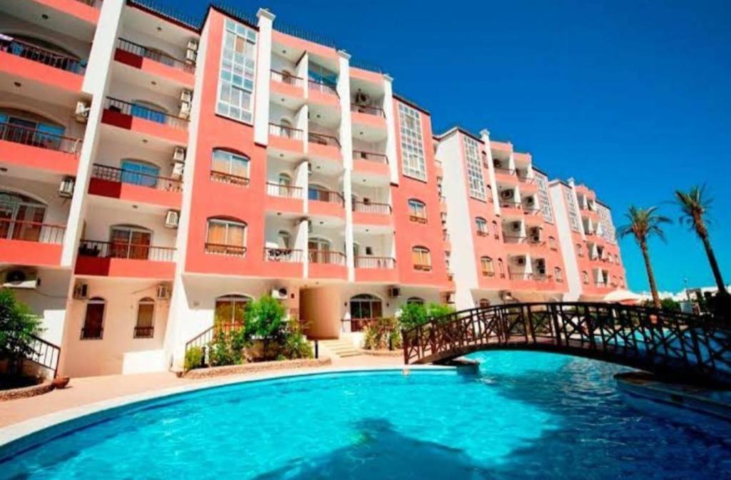 Hurghada desert pearl