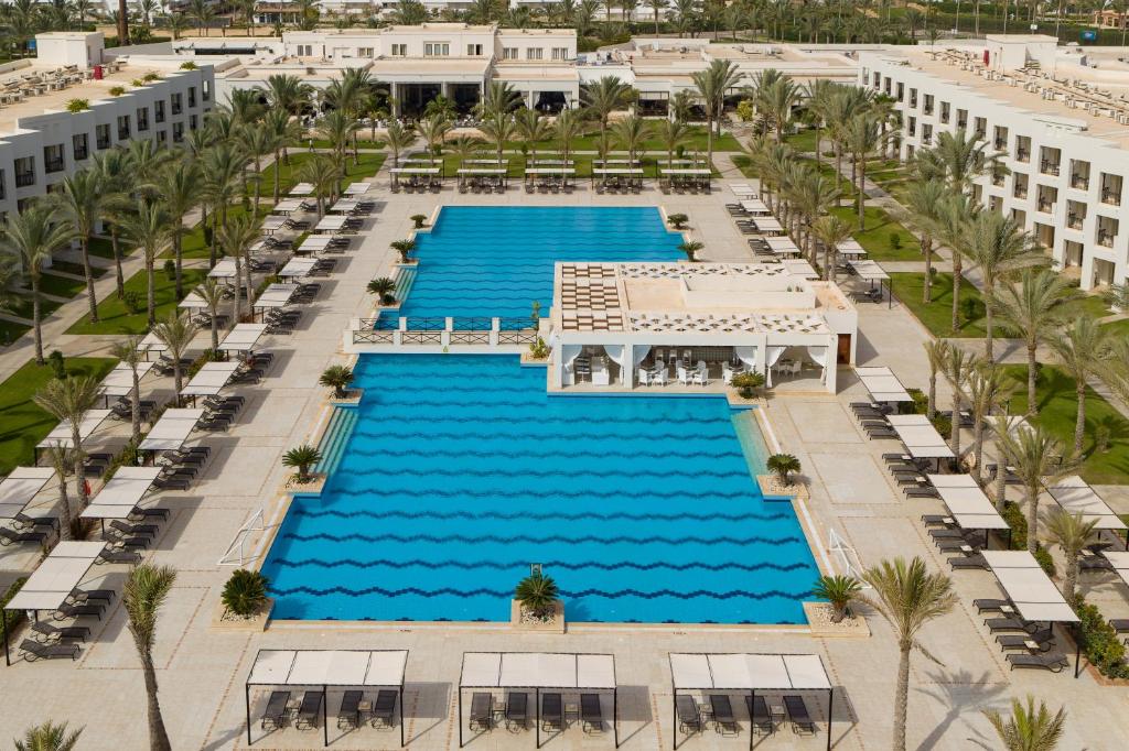 JAZ Elite Crystal, Almaza Bay