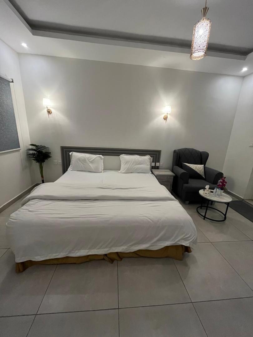 Khobar Studio Close to Voco Hotel