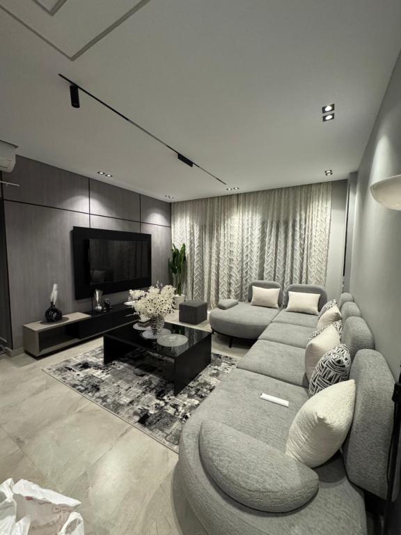 LakeView Apartment in Privado, Madinty