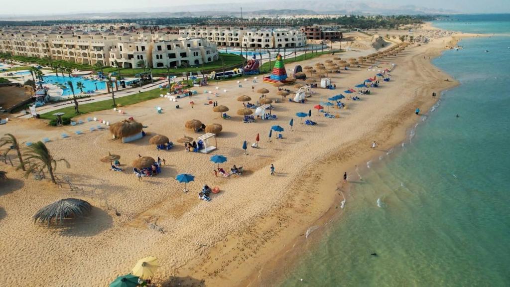 Lasirena palm beach chalet ain sokhna