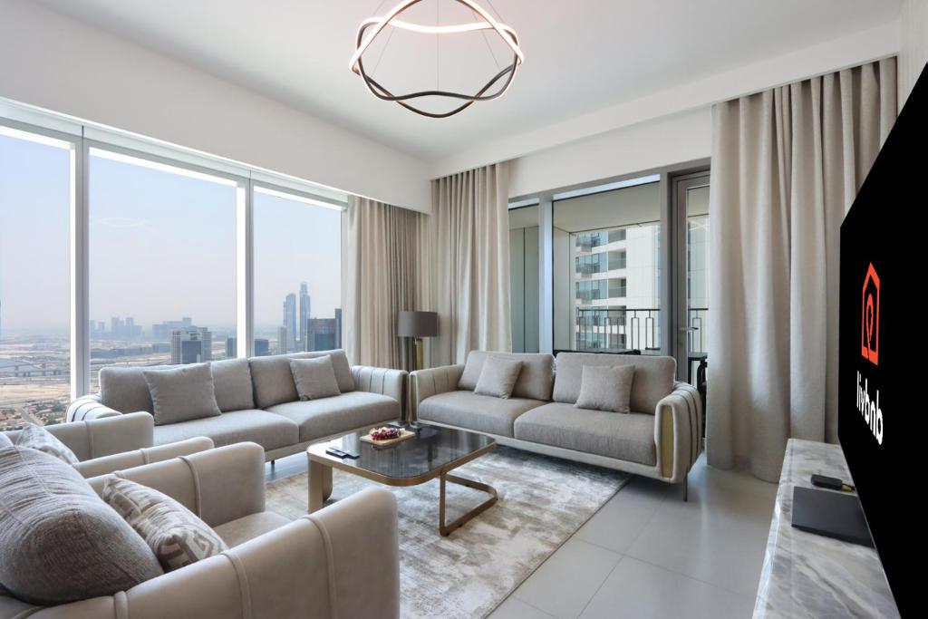 Livbnb Suites – Sky High 3BR next to Dubai Mall with Burj View